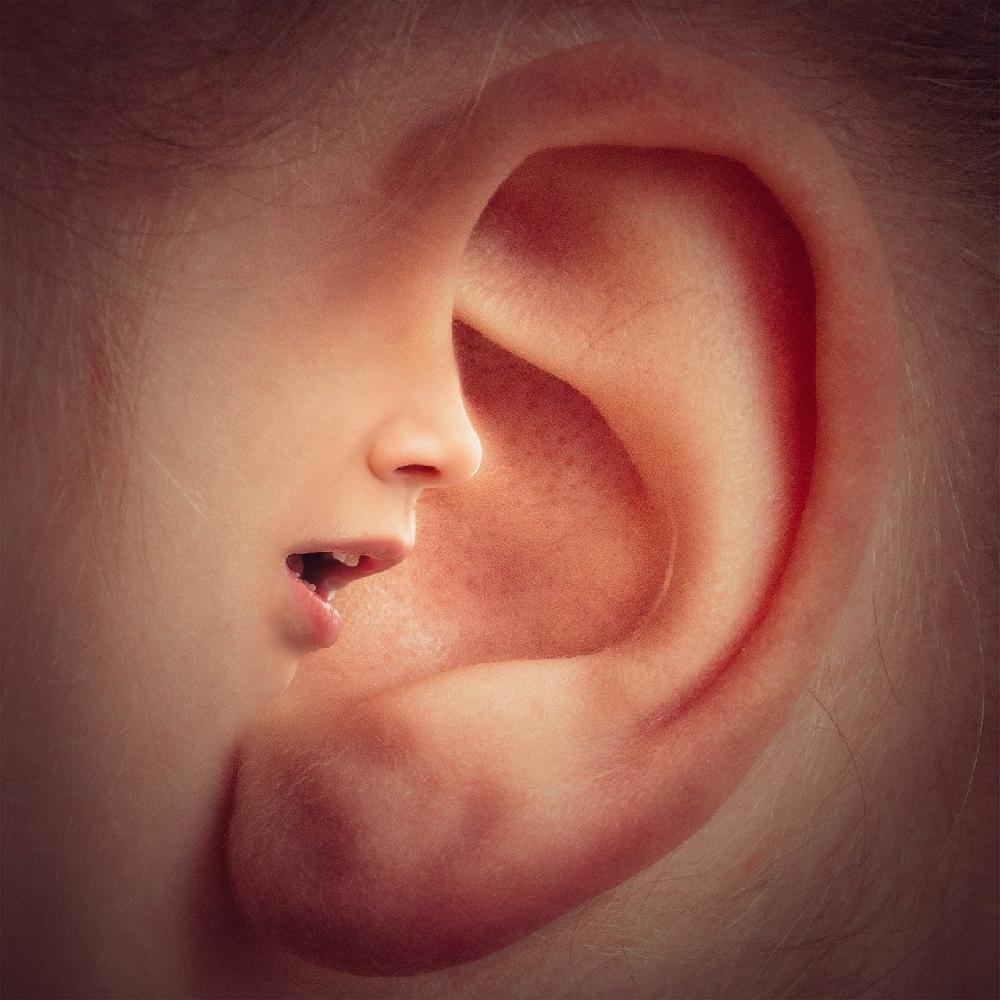 Ból ucha – jak sobie z nim poradzić?