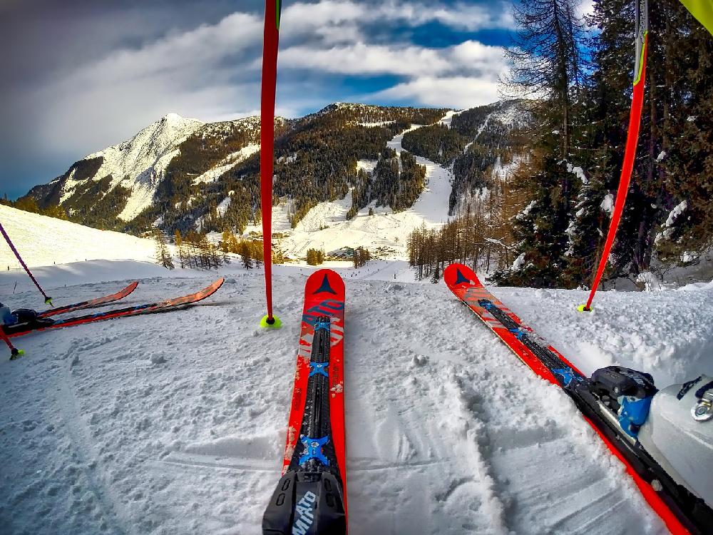 Wybierasz się pierwszy raz na narty? Poznaj kilka przydatnych porad
