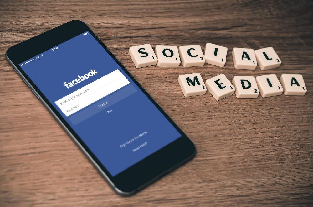 Social Media — jak pozyskiwać w mediach społecznościowych partnerów biznesowych i nawiązywać kontakty biznesowe!